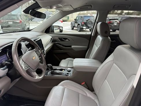 Used 2020 Chevrolet Traverse LT w/ Driver Confidence II Package image 14