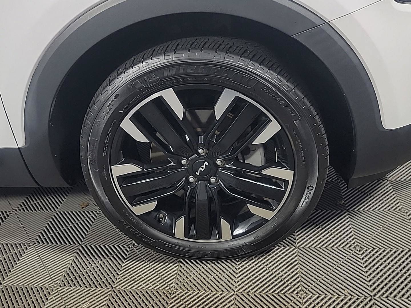 Certified 2023 Kia Telluride SX Prestige AWD/4WD image 3