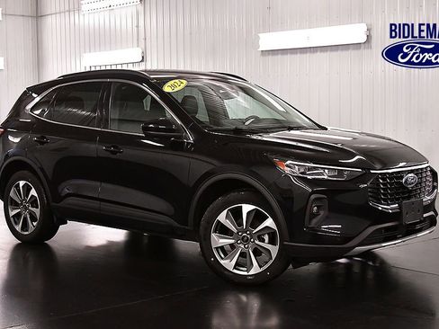 Used 2024 Ford Escape Platinum AWD/4WD image 1