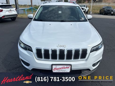 Used 2019 Jeep Cherokee Latitude w/ Popular Appearance Group image 3