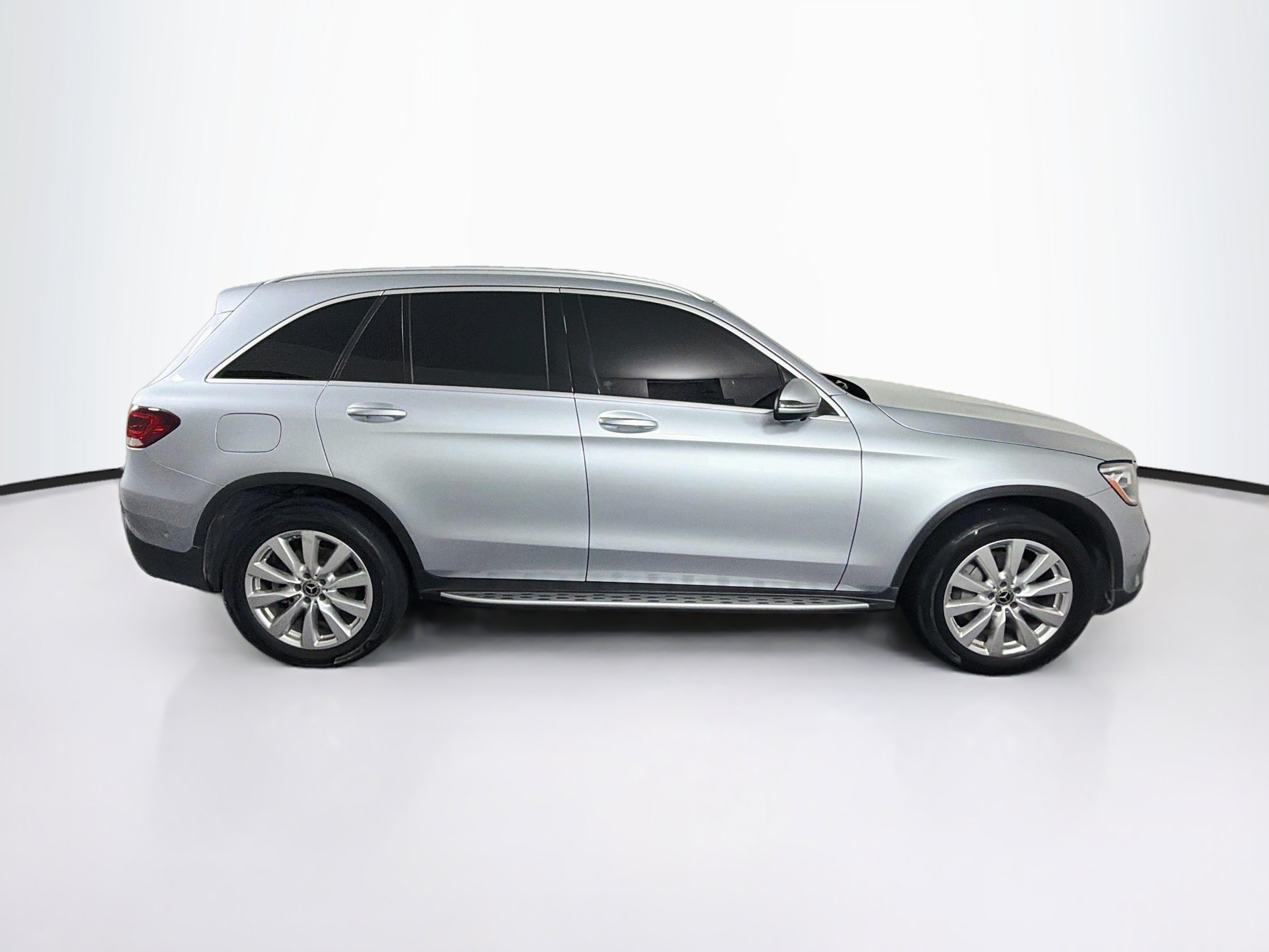 Used 2021 Mercedes-Benz GLC 300 4MATIC w/ Premium Package image 10