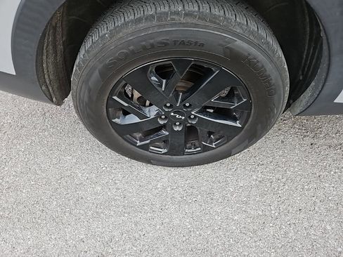 Used 2022 Kia Sorento S w/ Panoramic Sunroof Package image 11