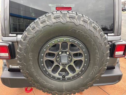 Used 2021 Jeep Wrangler Unlimited Rubicon w/ Xtreme Recon 35" Tire Package image 18