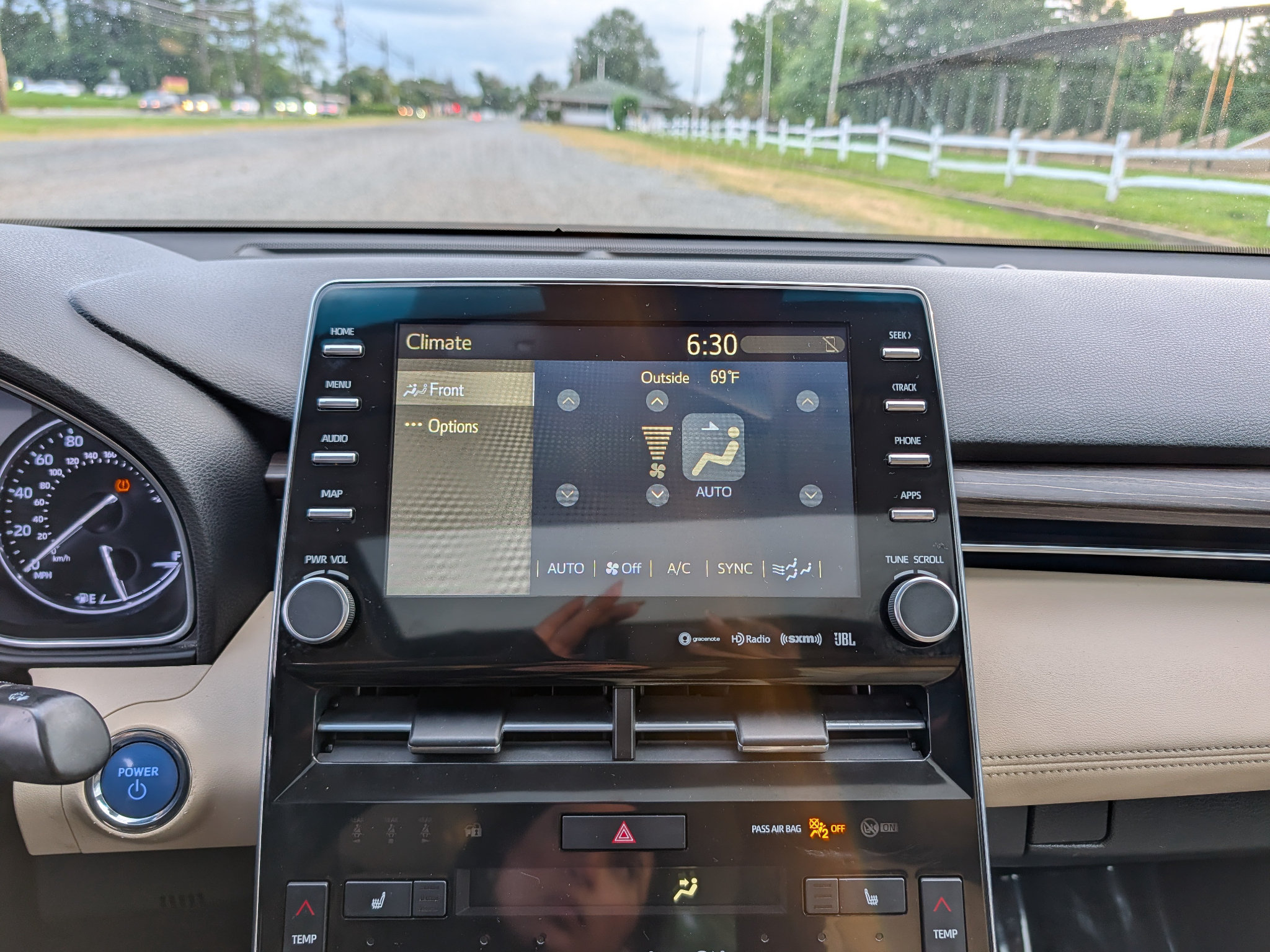 Used 2019 Toyota Avalon XLE w/ Moonroof Package FWD image 28