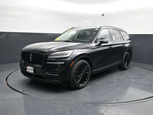 Used 2023 Lincoln Aviator Reserve w/ Equipment Group 201A image 4