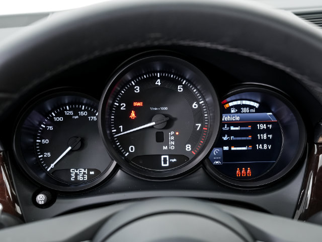 Certified 2026 Porsche Macan AWD/4WD image 16