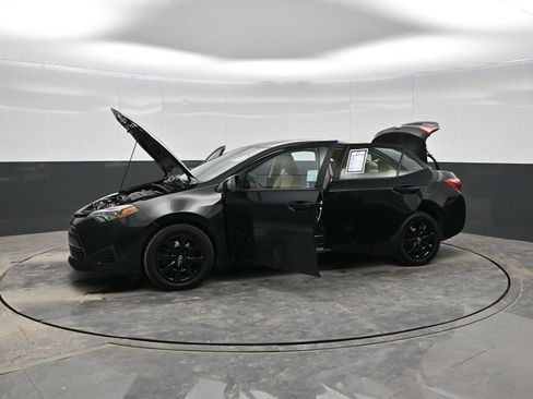 Used 2019 Toyota Corolla LE image 40