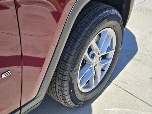 New 2026 Jeep Grand Cherokee L Laredo image 7