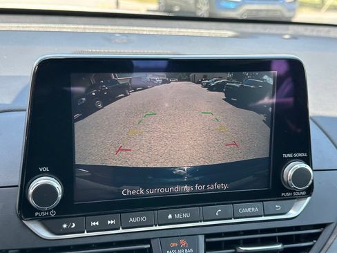 Used 2025 Nissan Altima 2.5 SV FWD image 5