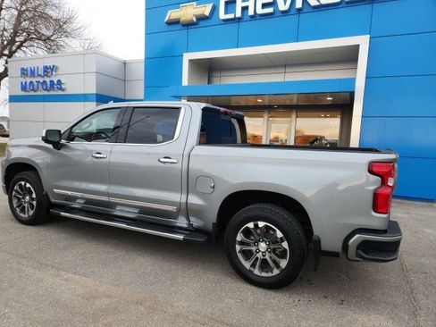 Used 2025 Chevrolet Silverado 1500 High Country w/ Technology Package image 3