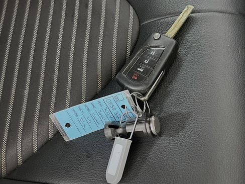 Used 2024 Toyota Camry SE image 36