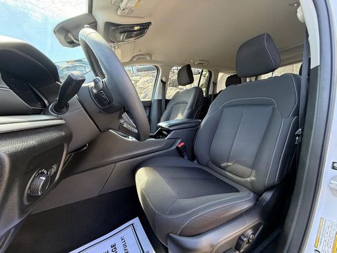 Used 2023 Jeep Grand Cherokee Laredo AWD/4WD image 14
