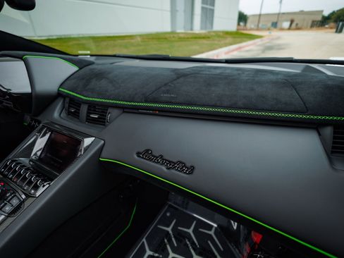 Used 2021 Lamborghini Aventador SVJ image 73