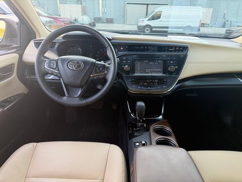 Used 2018 Toyota Avalon XLE w/ Carpet Mat Package FWD image 7