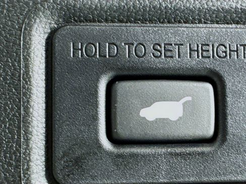 Used 2025 Acura RDX SH-AWD image 33