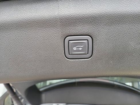 Used 2024 Buick Enclave Essence w/ Experience Buick Package image 10