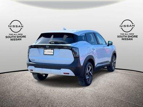 Used 2025 Nissan Kicks SV FWD image 6