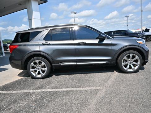 Used 2020 Ford Explorer Platinum w/ Premium Technology Package AWD/4WD image 5