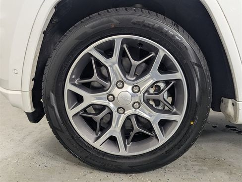 Used 2021 Jeep Grand Cherokee Overland image 9