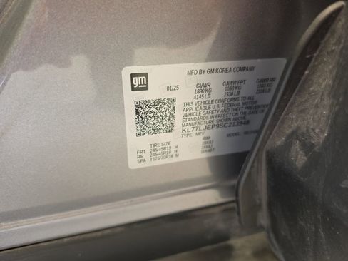 Used 2025 Chevrolet Trax RS w/ Sunroof Package image 37