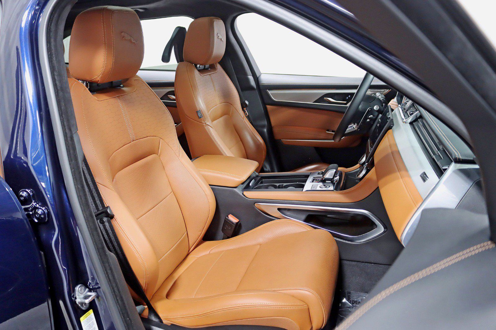 Used 2025 Jaguar F-PACE R-Dynamic S AWD/4WD image 26
