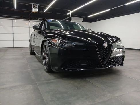 Used 2019 Alfa Romeo Giulia Ti Sport w/ Quick Order Package 22U Sport RWD image 31