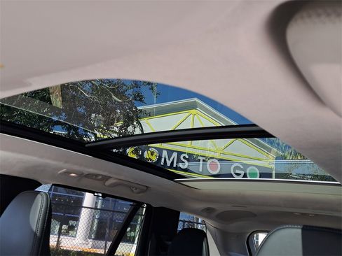 Used 2025 Volvo XC90 B5 Ultra w/ Lounge Package image 16