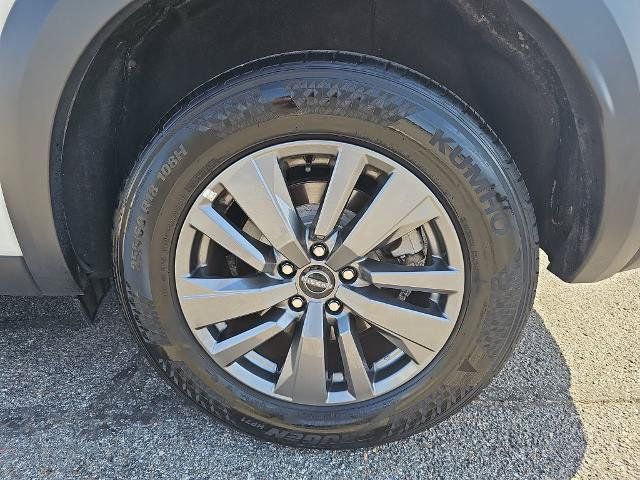 Used 2025 Nissan Pathfinder SV AWD/4WD image 32