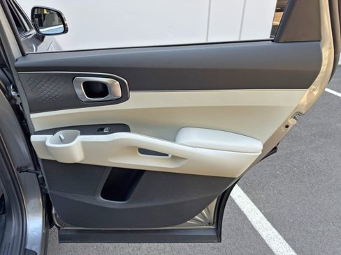 Used 2025 Kia Sorento EX w/ EX Panoramic Sunroof Package AWD/4WD image 46