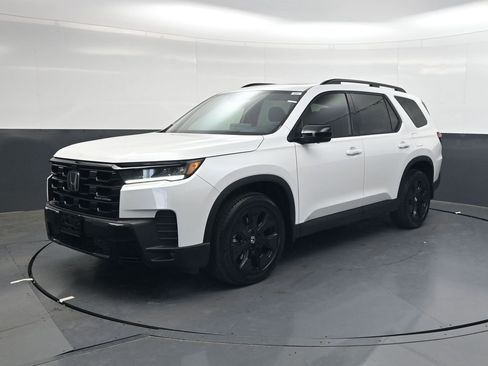 New 2026 Honda Pilot Black Edition image 9