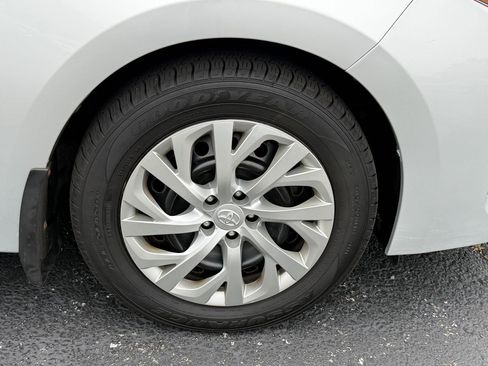 Used 2019 Toyota Corolla LE FWD image 9