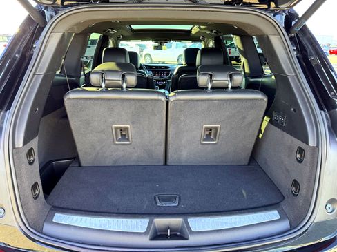Used 2025 Cadillac XT6 Premium Luxury image 8