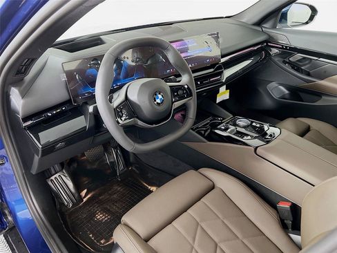 Used 2026 BMW 530i xDrive w/ Premium Package AWD/4WD image 10