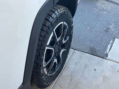 Used 2025 Jeep Compass Trailhawk w/ Trailer Tow Group image 30