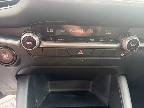 Used 2024 MAZDA MAZDA3 s FWD image 20