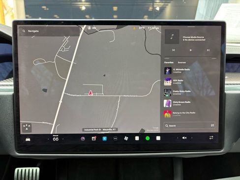 Used 2021 Tesla Model S Plaid image 30