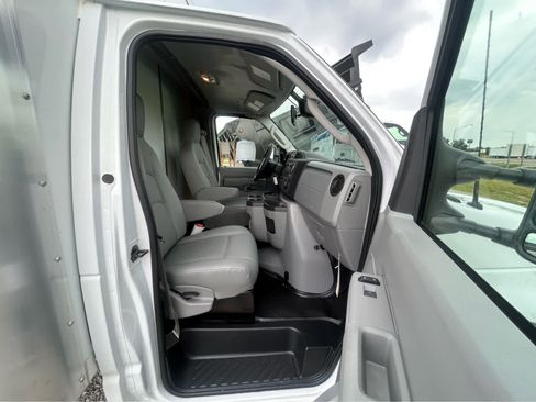 New 2027 Ford E-350 and Econoline 350 Super Duty w/ Power Equipment Group RWD image 12