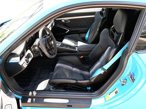 Used 2018 Porsche 911 GT3 RWD image 17