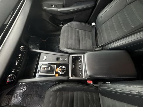 Used 2023 Mitsubishi Outlander SE image 27