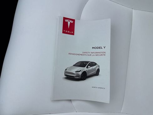 Used 2024 Tesla Model Y Long Range image 59