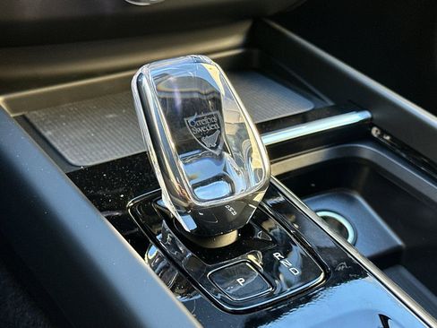 New 2026 Volvo XC60 B5 Plus w/ Protection Package Premier AWD/4WD image 24