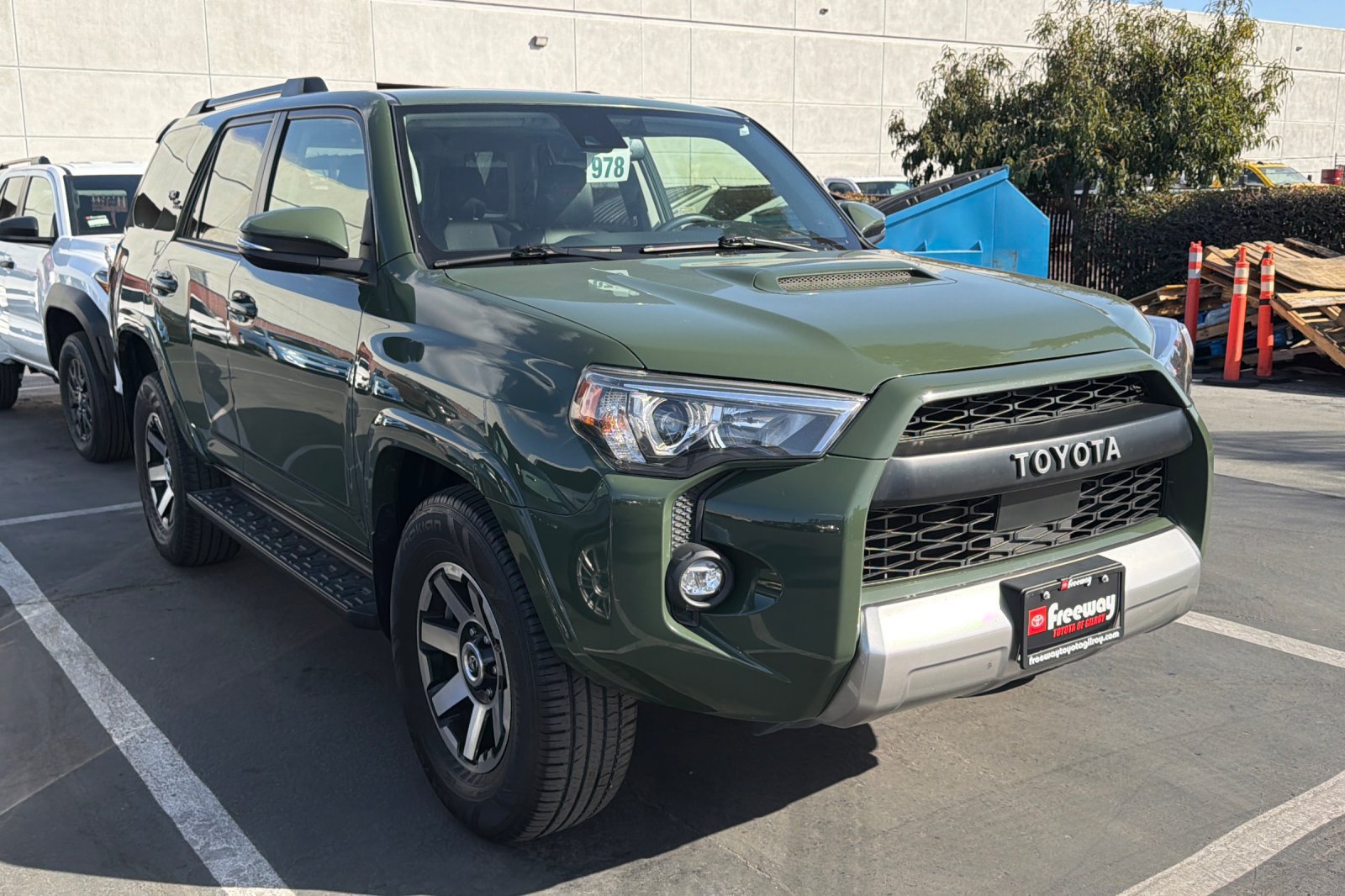 Used 2022 Toyota 4Runner TRD Off-Road Premium w/ Moonroof Package AWD/4WD image 2
