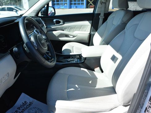 Used 2023 Kia Sorento SX AWD/4WD image 7