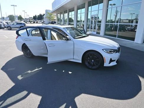 Used 2019 BMW 330i xDrive Sedan w/ Convenience Package AWD/4WD image 29