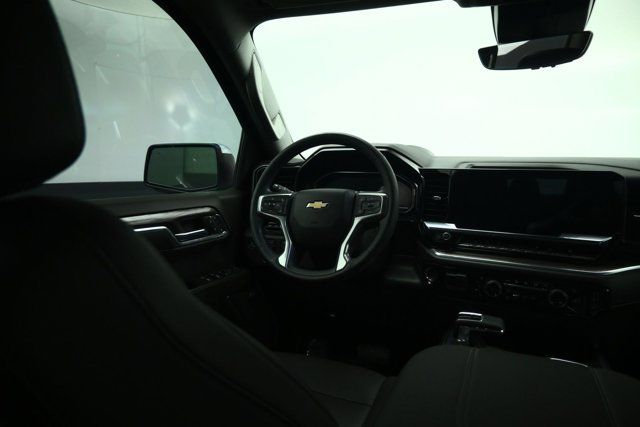 Used 2023 Chevrolet Silverado 1500 LTZ w/ Technology Package AWD/4WD image 38