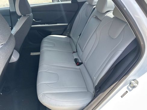 Used 2021 Hyundai Elantra Limited FWD image 27