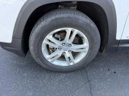 Certified 2023 GMC Terrain SLE w/ Driver Convenience Package FWD image 2