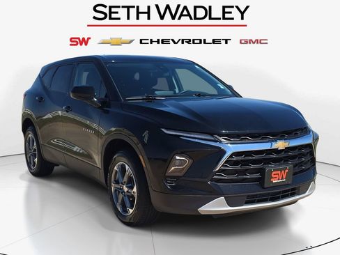 Used 2025 Chevrolet Blazer LT image 1