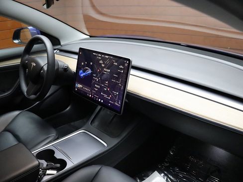 Used 2022 Tesla Model 3 Standard Range image 63