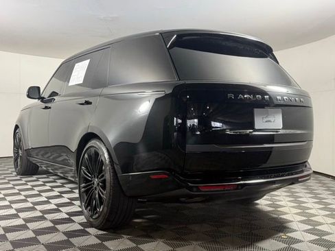 Used 2025 Land Rover Range Rover Long Wheelbase SE image 4